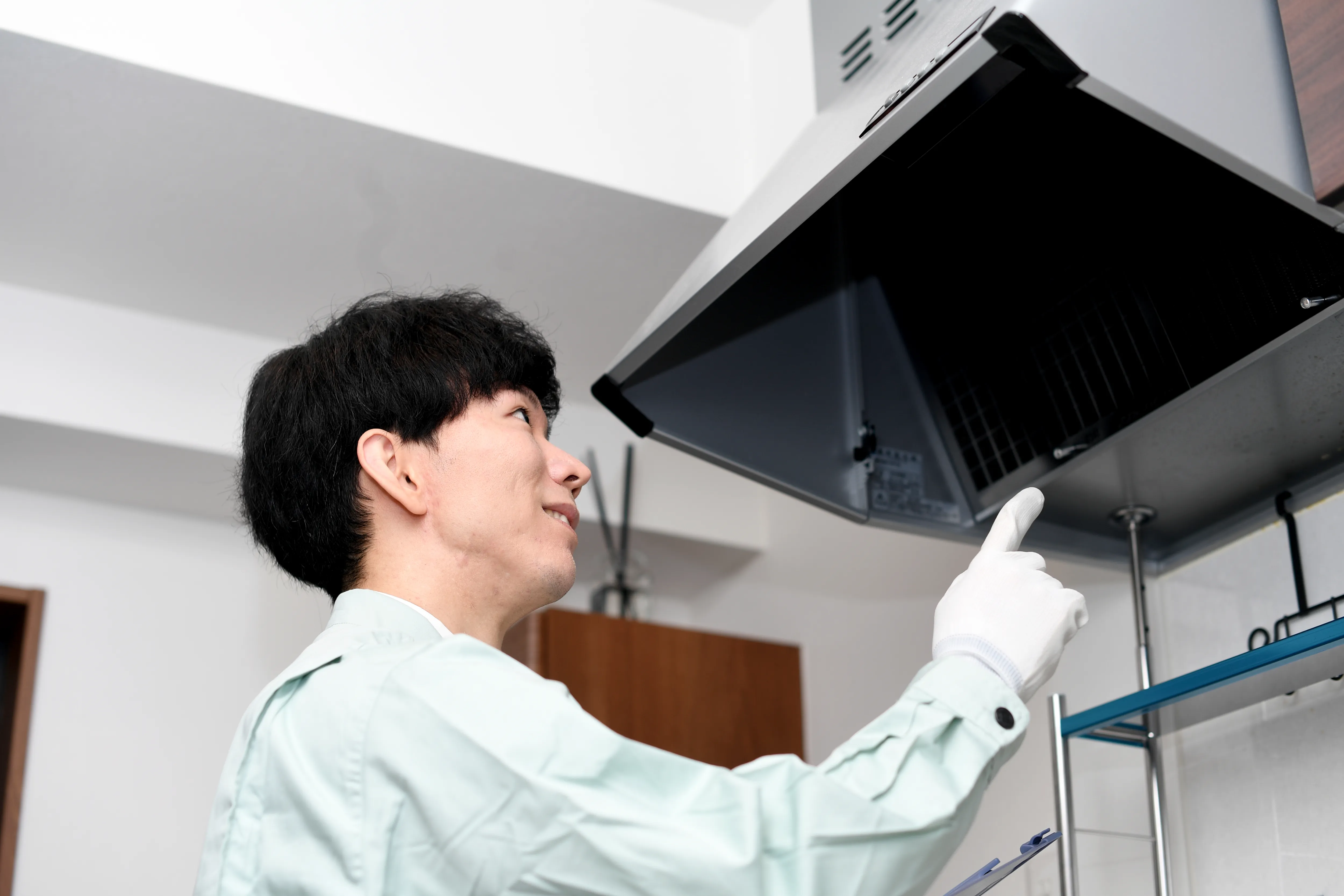 レンジフードの分解洗浄作業